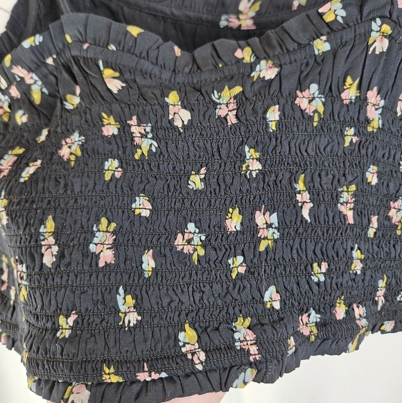 Free People Black Floral Smocked Cropped Tie At Shoulder Summer Top Sz S. - Picture 9 of 10